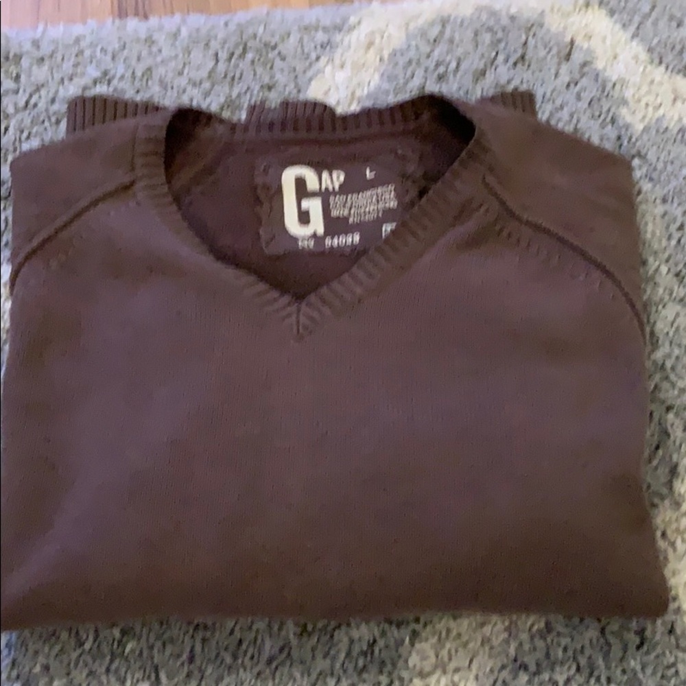 Gap Men’s Sweater. Large. V neck. Brown.